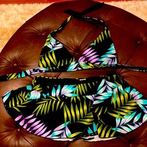 2pc bathing suit. Womens. Large top/medium bottom. Super cute!